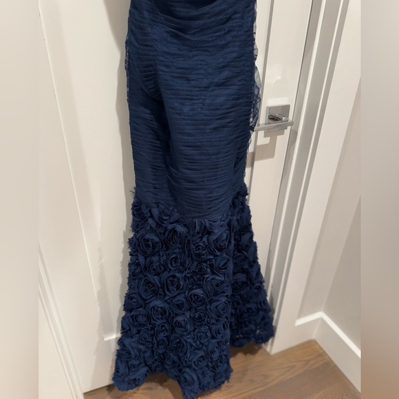 JS COLLECTIONS LACE ONLINE MERMAID GOWN size 2 navy blue - Picture 5 of 12